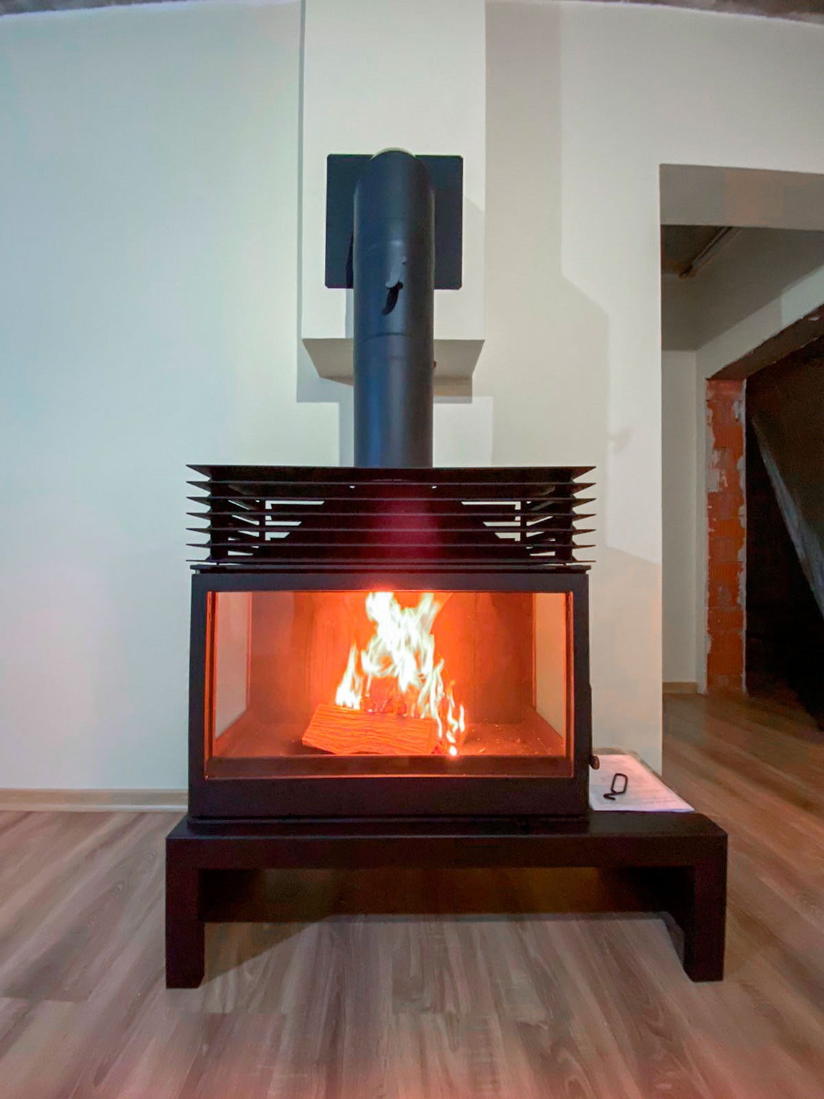 Каминная топка LCI9 GFLR (Liseo castiron)