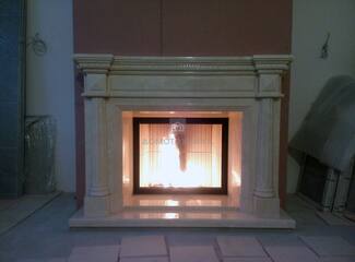 Портал LORCA, Crema Marfil (Crumar) + Топка Cristal 90 (EdilKamin)