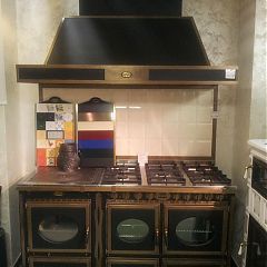 Печь Cascina 162 LGE Tuscania Black с панелью, вытяжкой и рустикальным патрубком